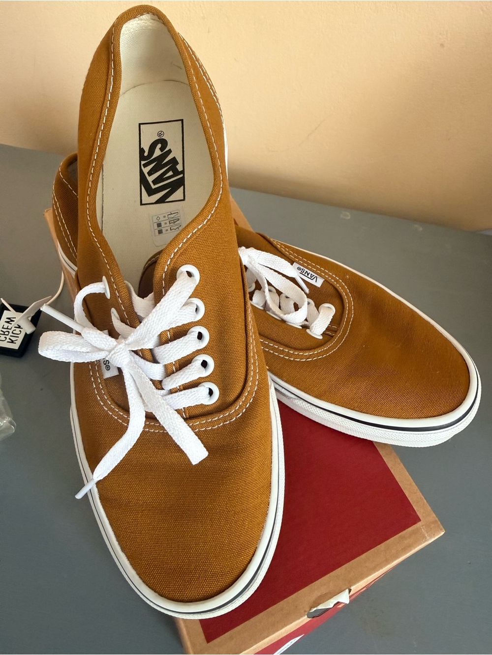 BRAND NEW Vans Color Theory  Golden Brown Authentic Women 9.5/Men 8